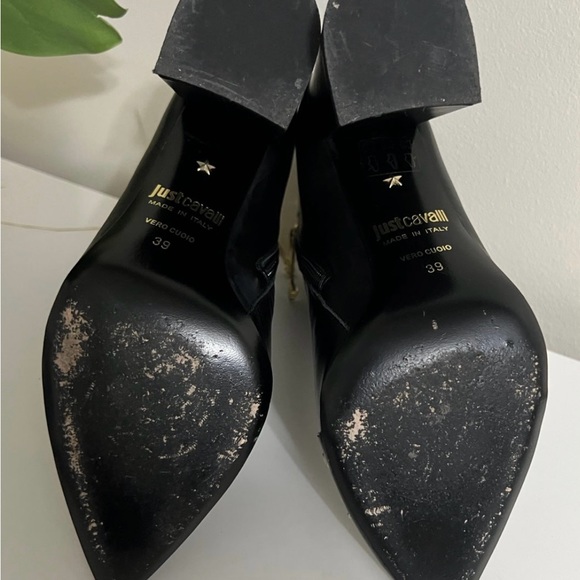 Ankle boots. - Picture 5 of 6